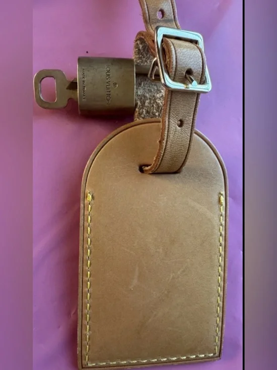 LOUIS VUITTON Vachetta Leather Luggage Tag With LV Lock And Key Set #322 - Picture 5 of 12